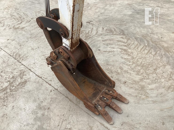 2011-bobcat-325g-image-10