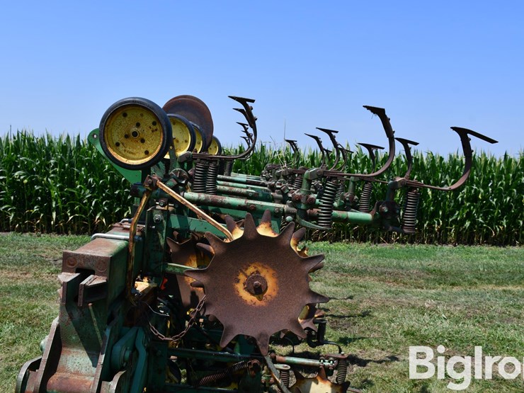 john-deere-85-image-15