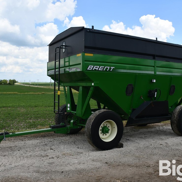 Unverferth Brent GT-644 Gravity Wagon