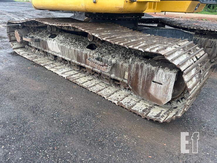 2021-deere-245g-lc-image-15