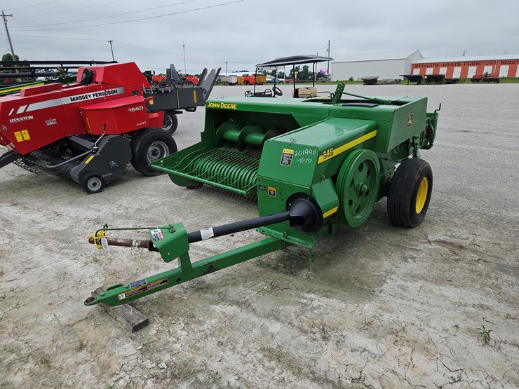2010-john-deere-348-image-10
