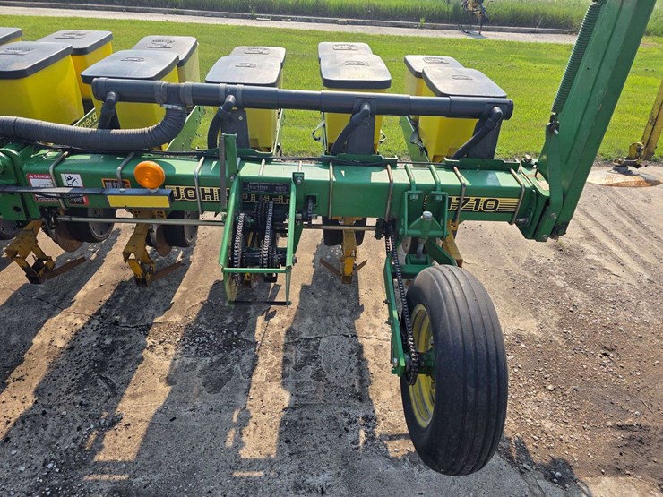 john-deere-1710-image-36