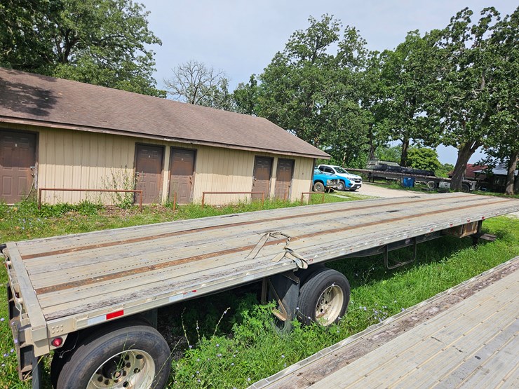 2005-utility-48'-x-102"-image-14
