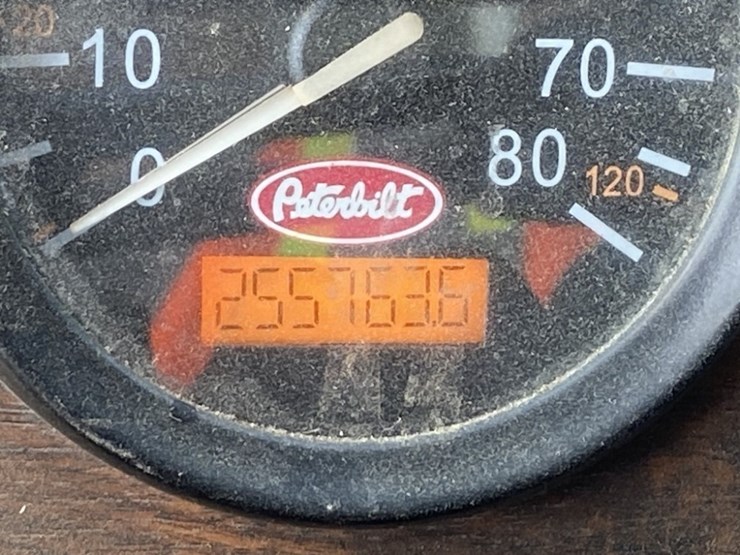 2002-peterbilt-320-image-21