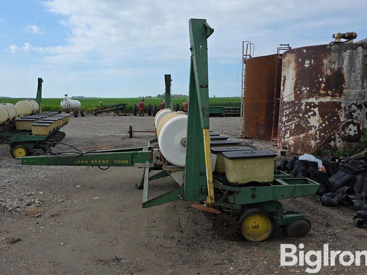 john-deere-7000-image-7