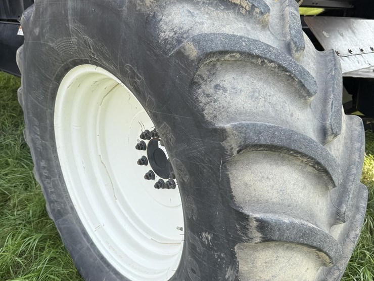 new-holland-cr960-image-38