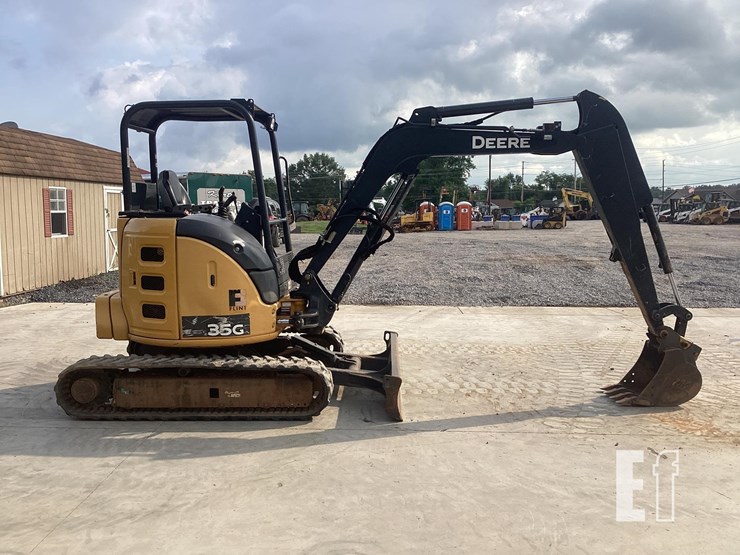 2017-deere-35g-image-6
