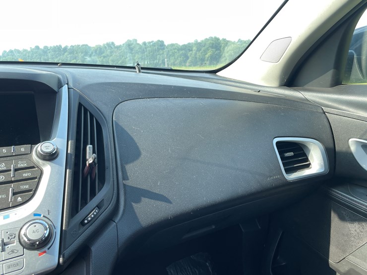 #1041-•-2014-chevy-equinox-awd-(has-wi-title)-image-43