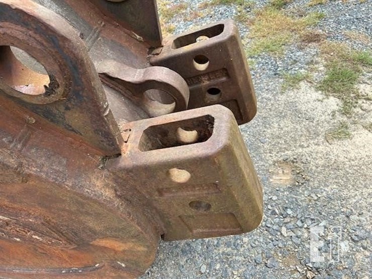 hensley-24"-bucket-image-7