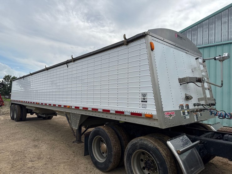2011-wilson-grain-trailer-image-1