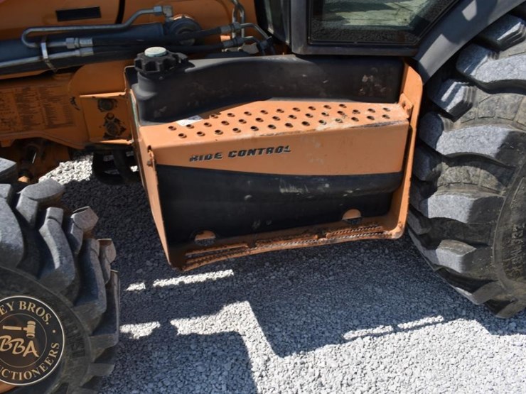 2012-case-590sn-image-23