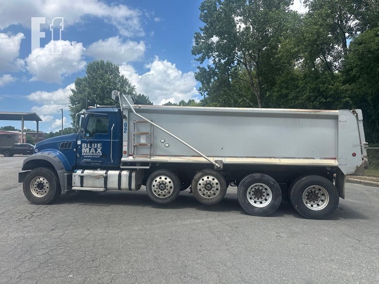 2021-mack-granite-64fr-image-9