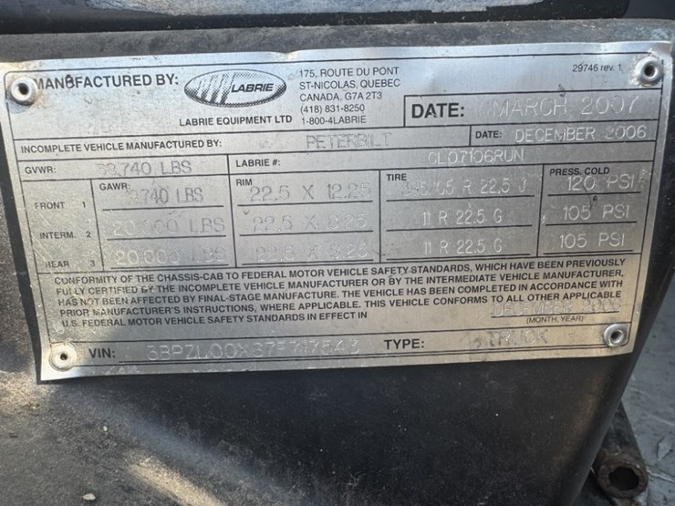 2007-peterbilt-320-image-22