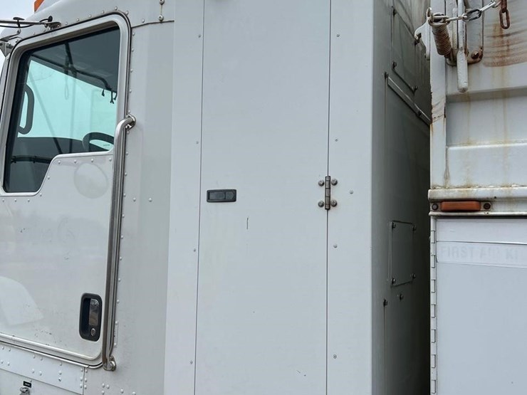 2011-kenworth-t400-image-51