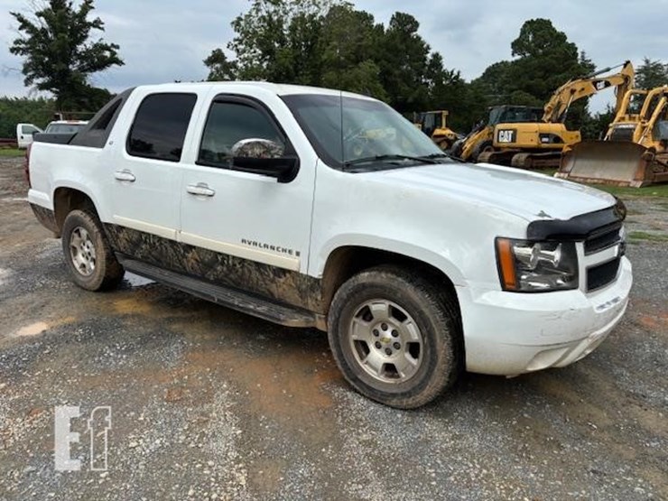 2008-chevrolet-avalanche-1500-image-3