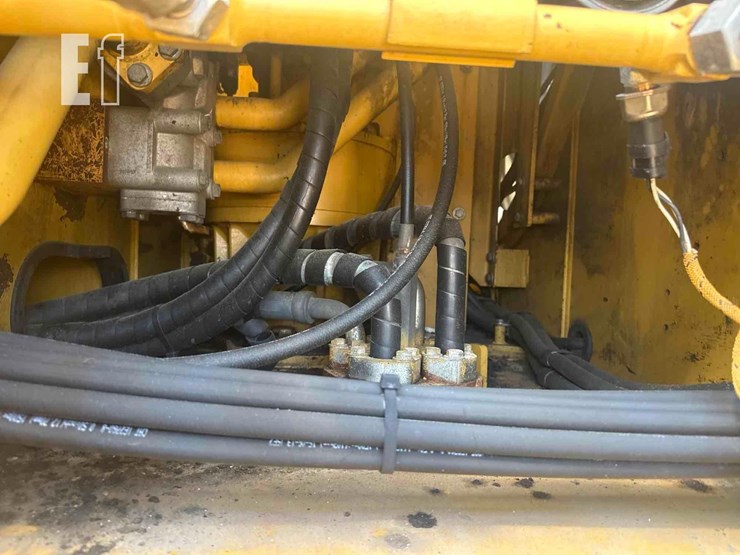 2015-caterpillar-335f-lcr-image-35