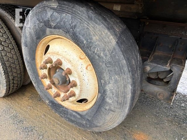 2005-mack-granite-cv713-image-27
