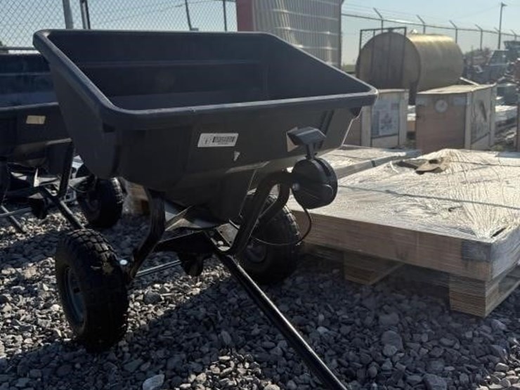 agri-fab-lawn-spreader-image-1