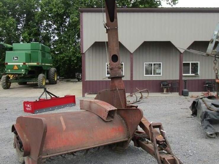 new-holland-33-image-1