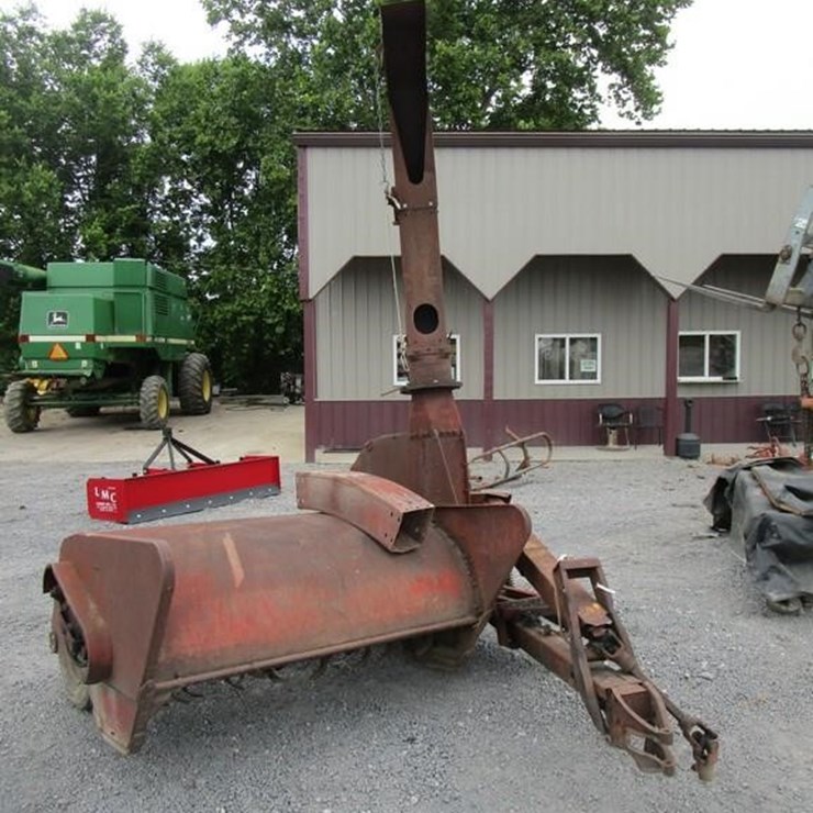 NEW HOLLAND 33
