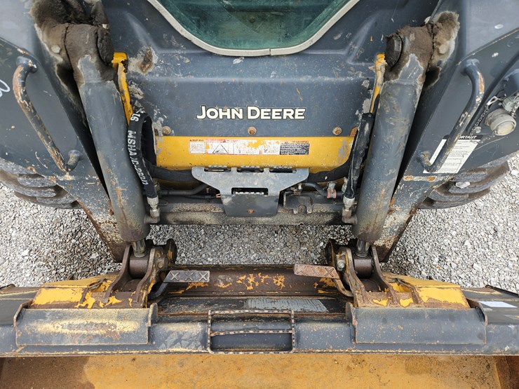 2022-deere-318g-image-5