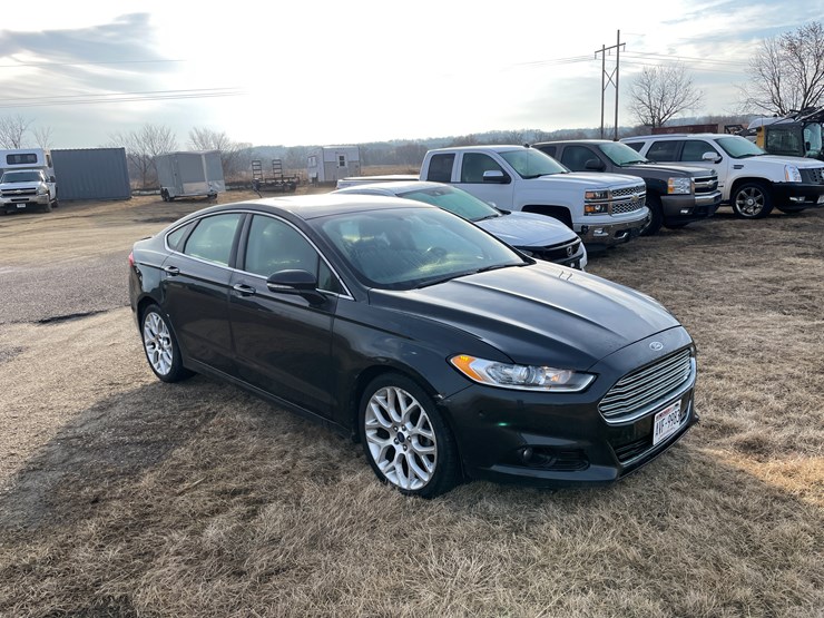 #1043-•-2014-ford-fusion-sedan-(wi-title-in-delay)-image-3