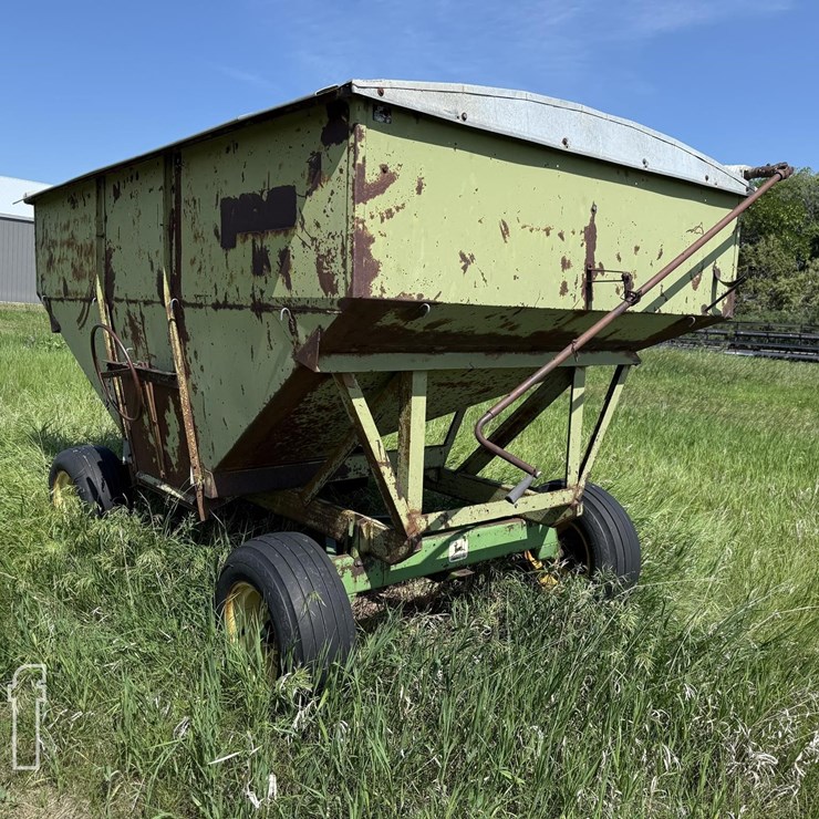 JOHN DEERE 605