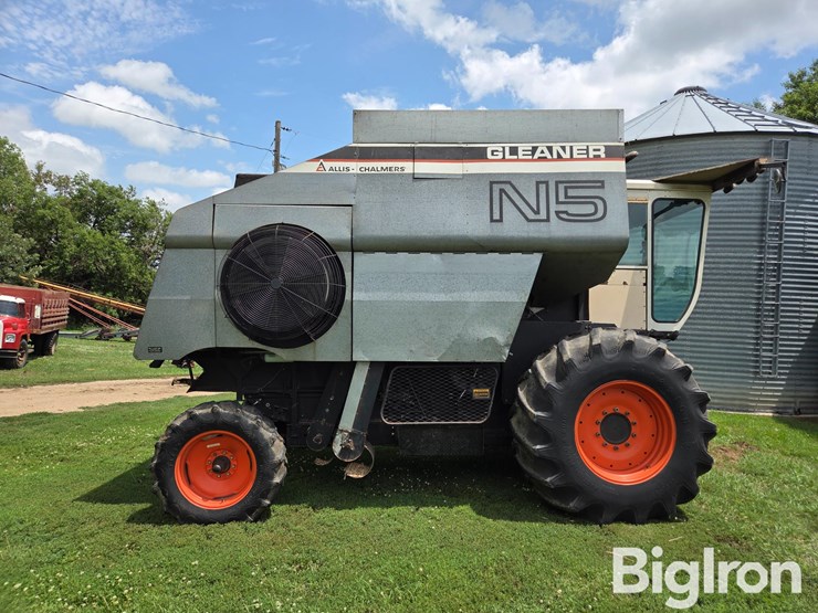 1980-gleaner-n5-image-4