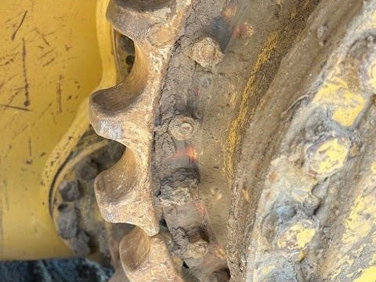 2017-caterpillar-d6n-lgp-image-34