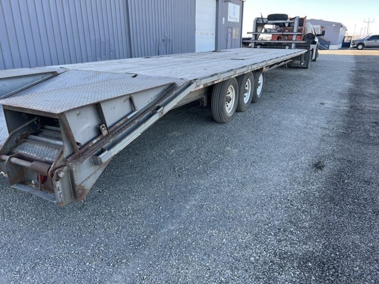 2014-innovative-32'-tri-axle-gooseneck-trailer-image-2
