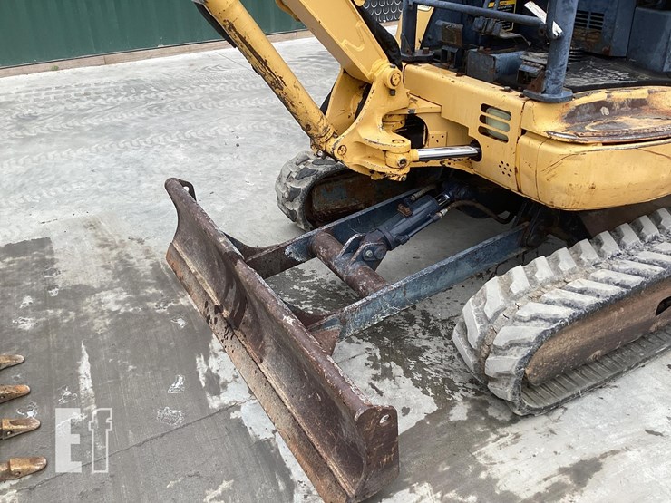 2004-deere-35c-image-9