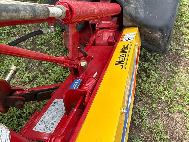 2014-new-holland-h6740-image-10
