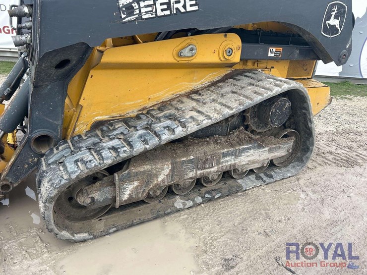 2021-deere-333g-image-17