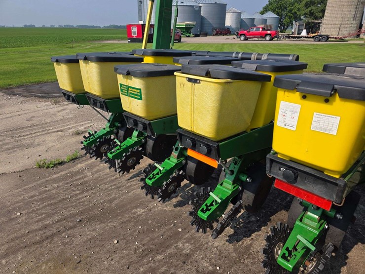 john-deere-1710-image-17