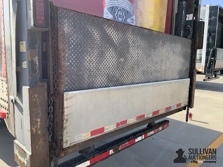 2001-utility-53'-x-102"-image-12