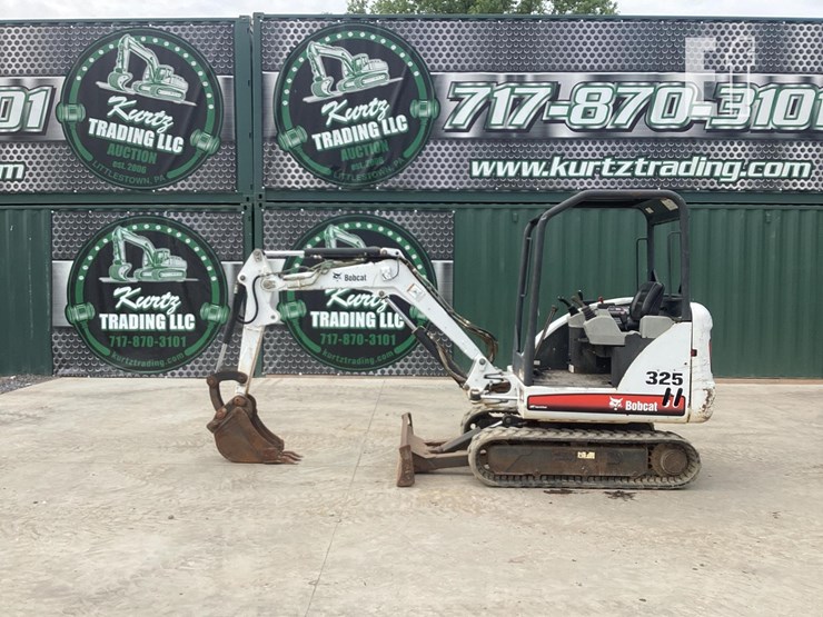 2011-bobcat-325g-image-1