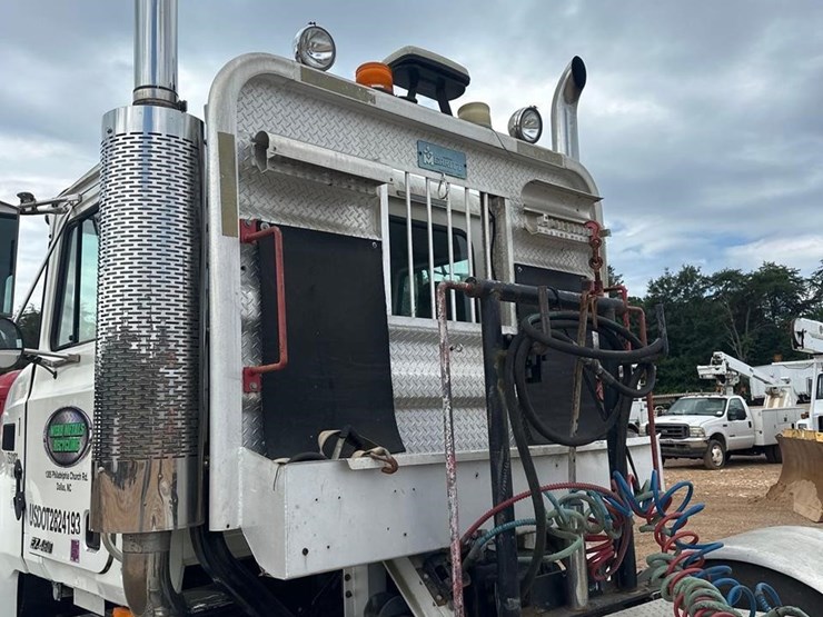 2001-mack-ch613-image-9