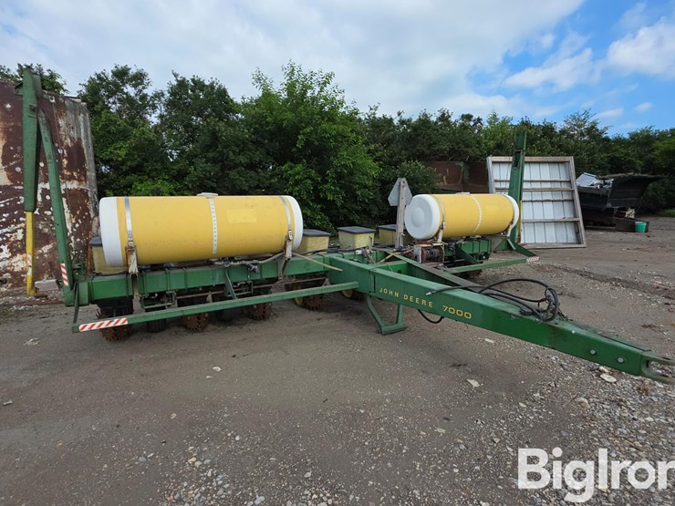 john-deere-7000-image-8