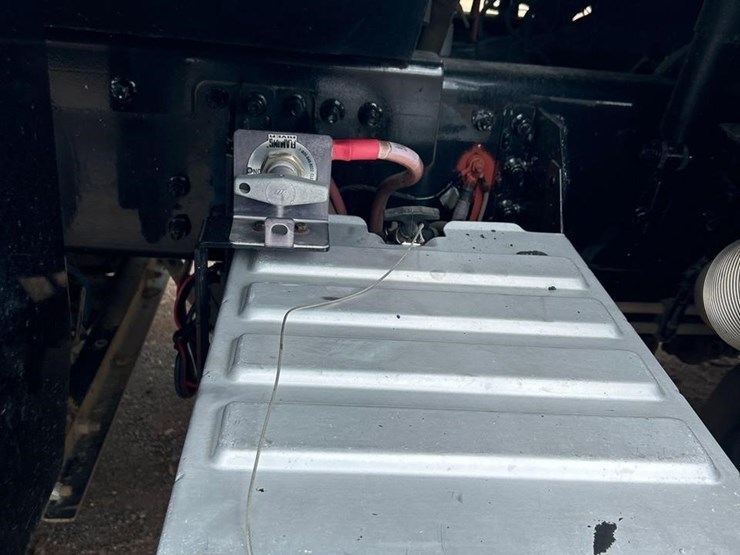 2021-mack-granite-64fr-image-60