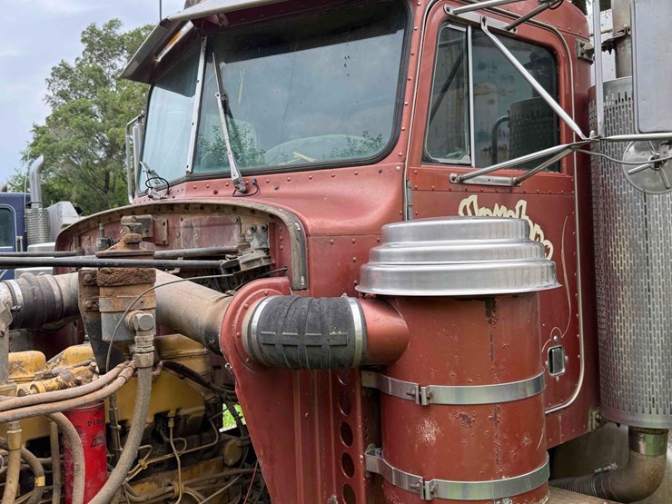 1987-peterbilt-359-image-10