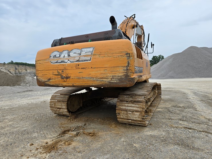 2012-case-350c-image-31