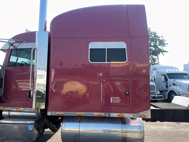 2007-peterbilt-379-image-43