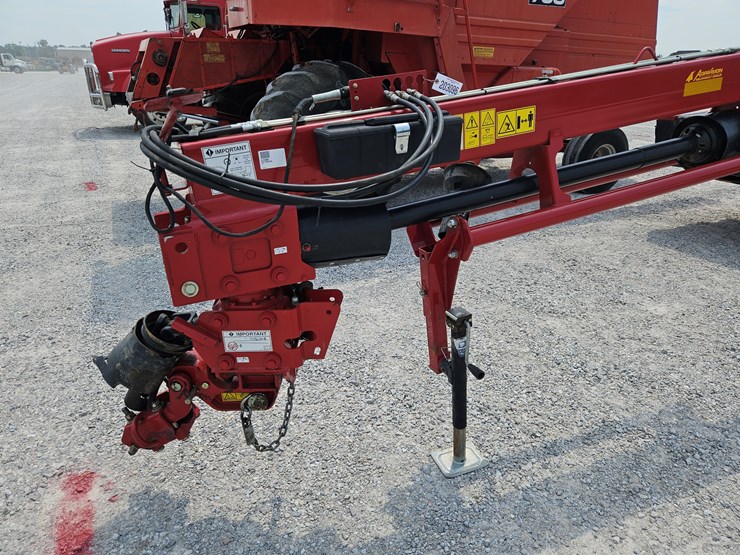 2015-new-holland-313-image-12