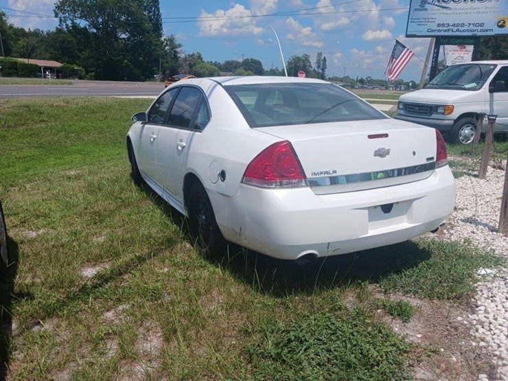 2010-chevrolet-impala-unmarked-image-4