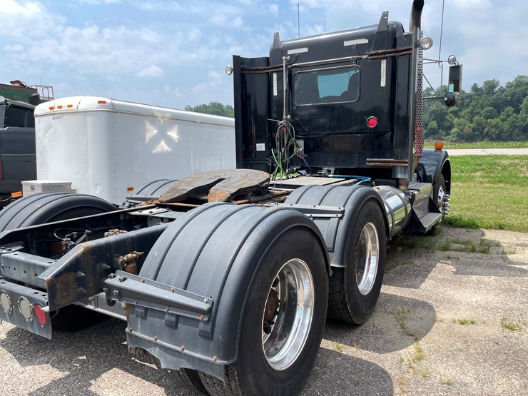 2012-kenworth-t800-image-7