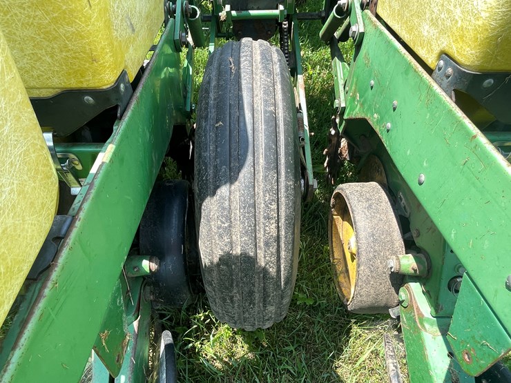 john-deere-7200-image-17