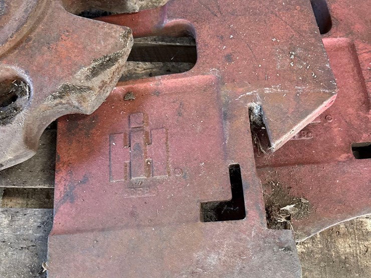 2-ih-stamped-suitcase-weights-and-a-wheel-weight-image-3