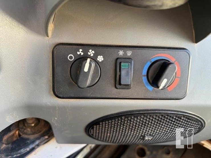 2019-bobcat-t650-image-11