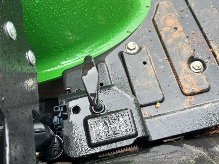 2022-john-deere-3032e-image-18