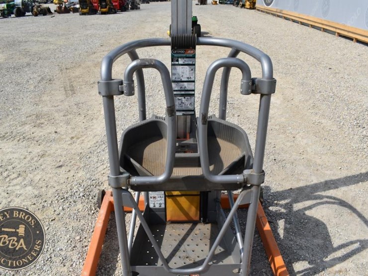 2012-jlg-fs80-image-19